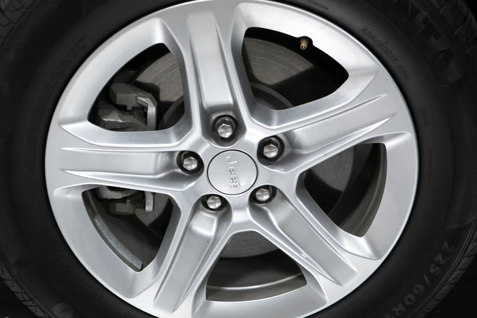 Used 2023 Jeep Compass Latitude image 12