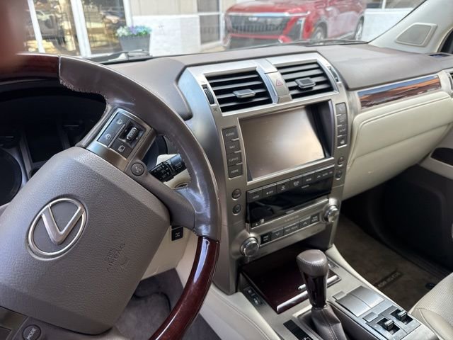 Used 2018 Lexus GX 460 Premium w/ Premium Package image 8