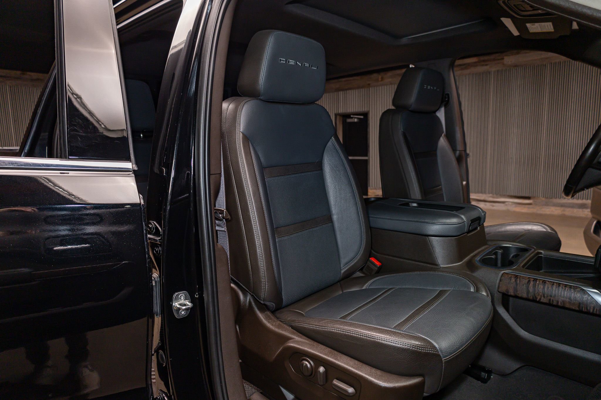 Used 2021 GMC Sierra 1500 Denali w/ Denali Premium Package image 26