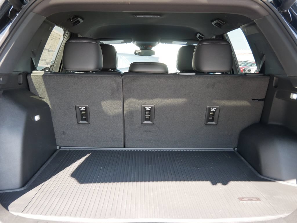 New 2026 Chevrolet Equinox LT w/ Convenience Package II AWD/4WD image 8