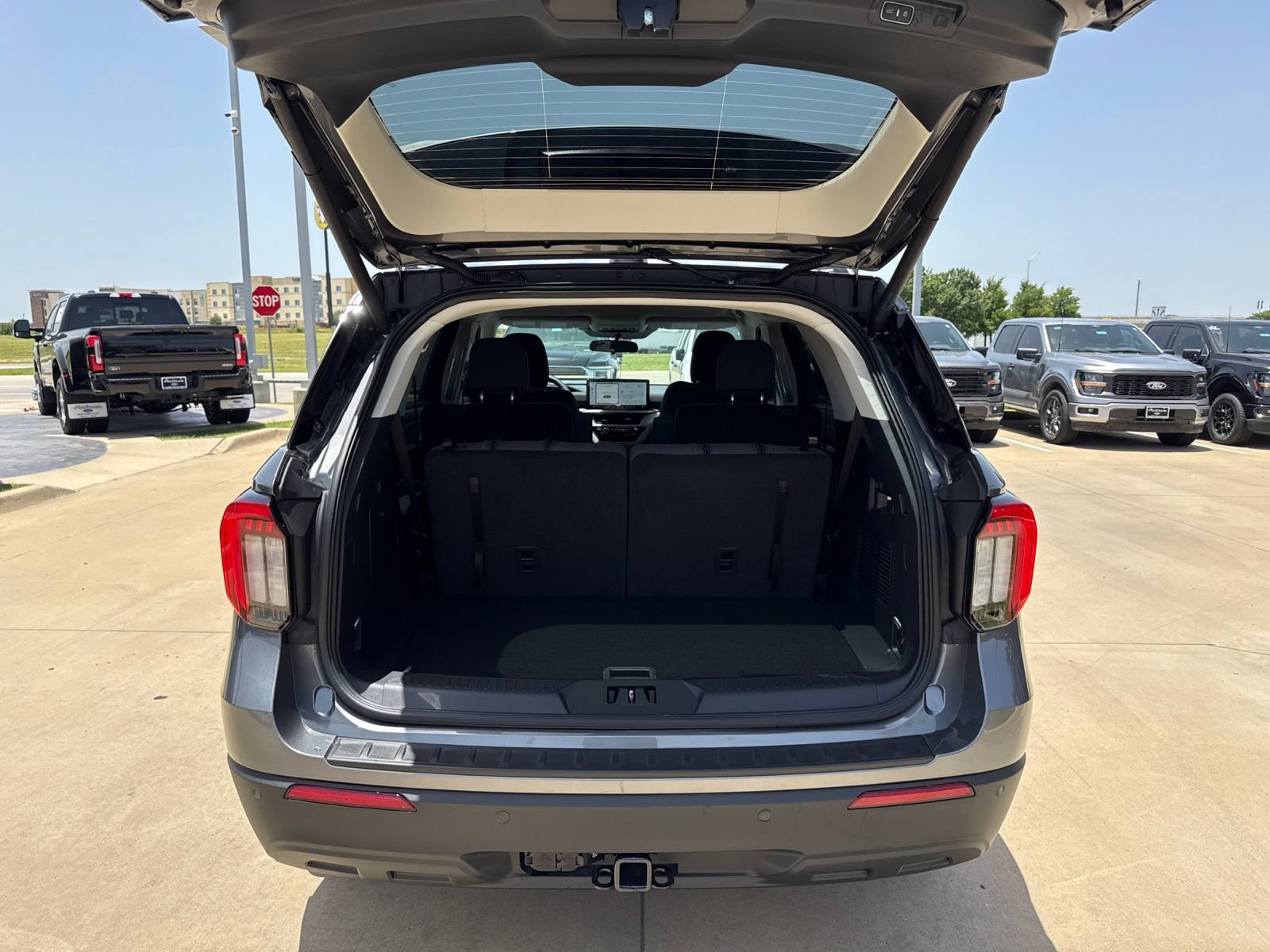 New 2026 Ford Explorer Active AWD/4WD image 5