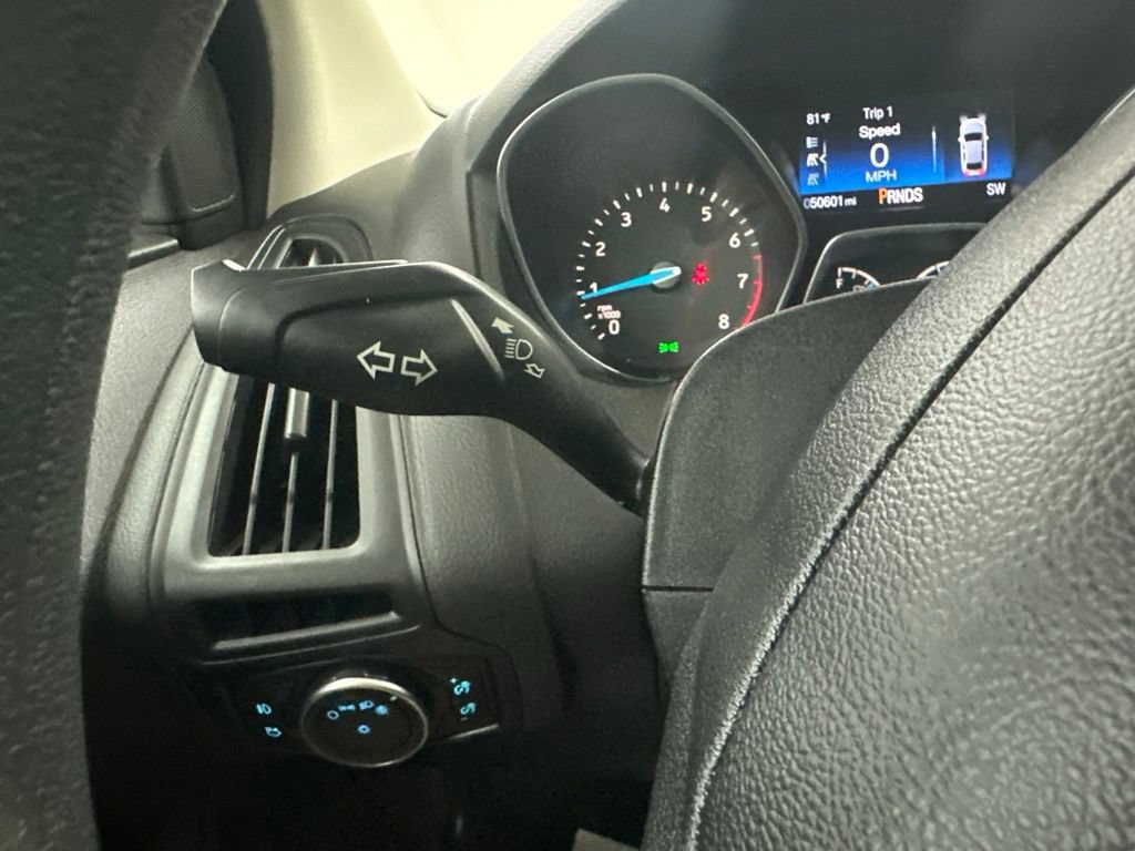 Used 2018 Ford Focus SE w/ SE Appearance Package FWD image 41