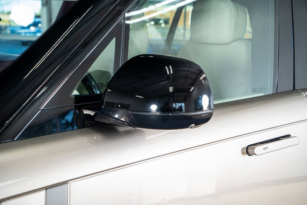 Used 2023 Land Rover Range Rover Long Wheelbase SE image 21