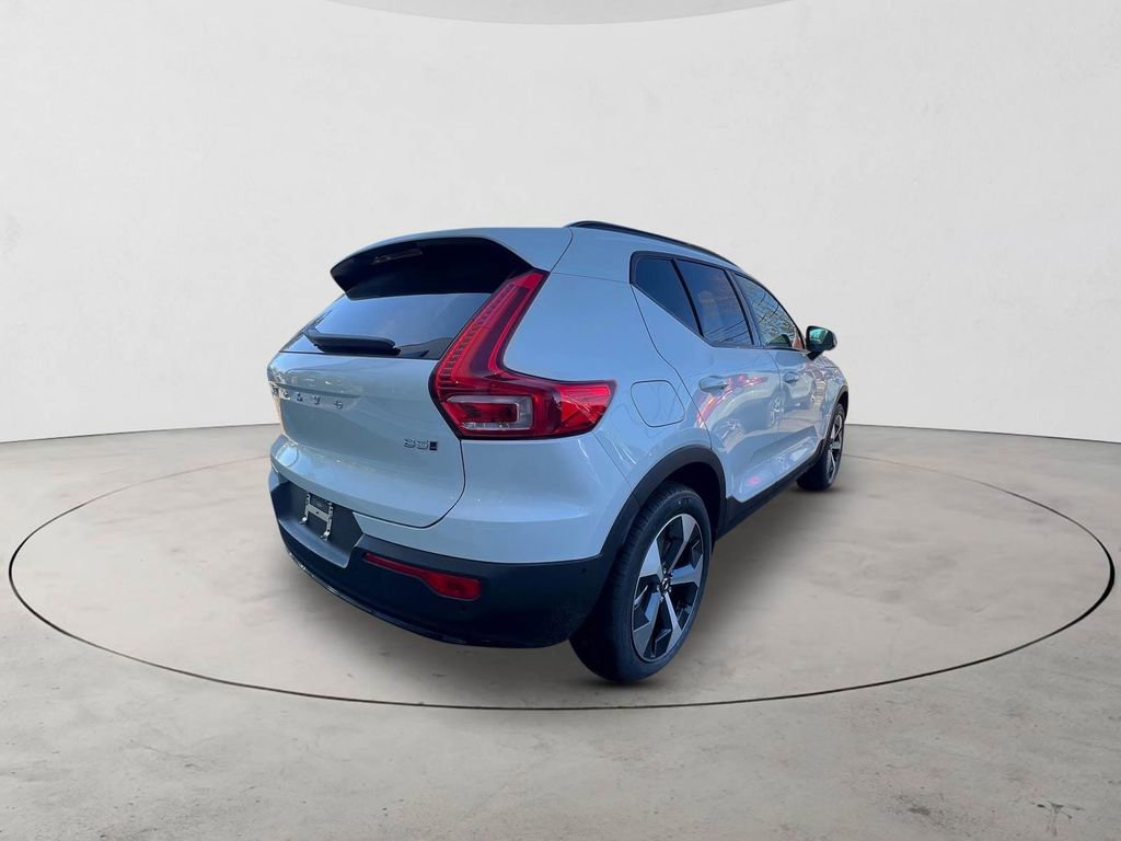 New 2026 Volvo XC40 B5 Plus w/ Protection Package Premier AWD/4WD image 5