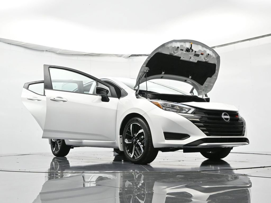 New 2025 Nissan Versa SR w/ Trunk Package FWD image 54