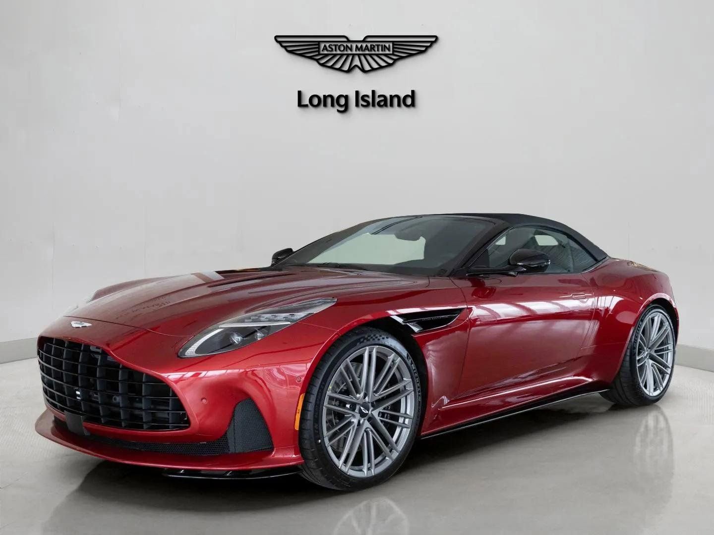 Used 2025 Aston Martin DB12 Convertible RWD image 43
