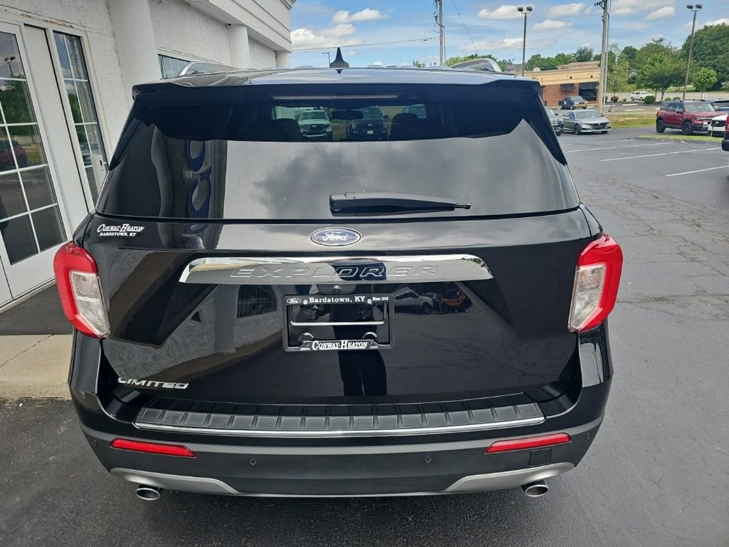 Used 2024 Ford Explorer Limited w/ Limited Technology Package RWD image 5