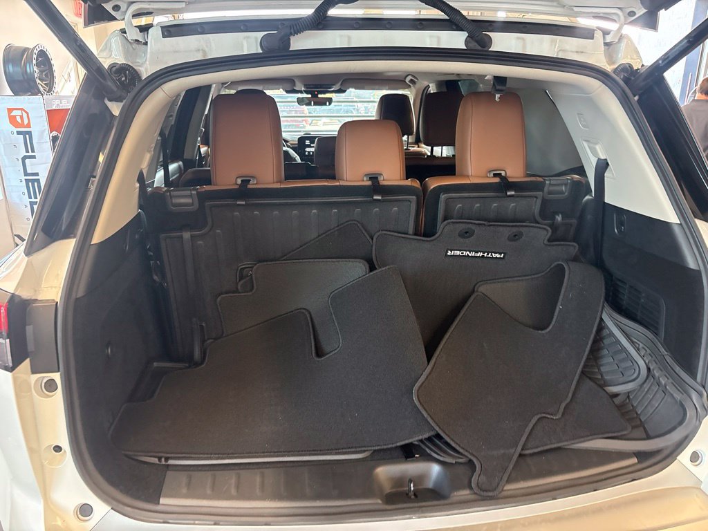 Used 2025 Nissan Pathfinder Platinum w/ Cargo Package FWD image 24