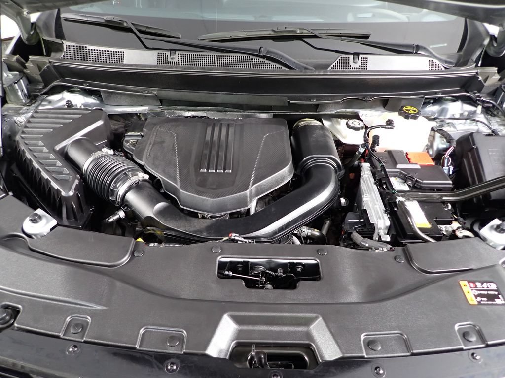 Used 2025 Chevrolet Traverse Z71 AWD/4WD image 39