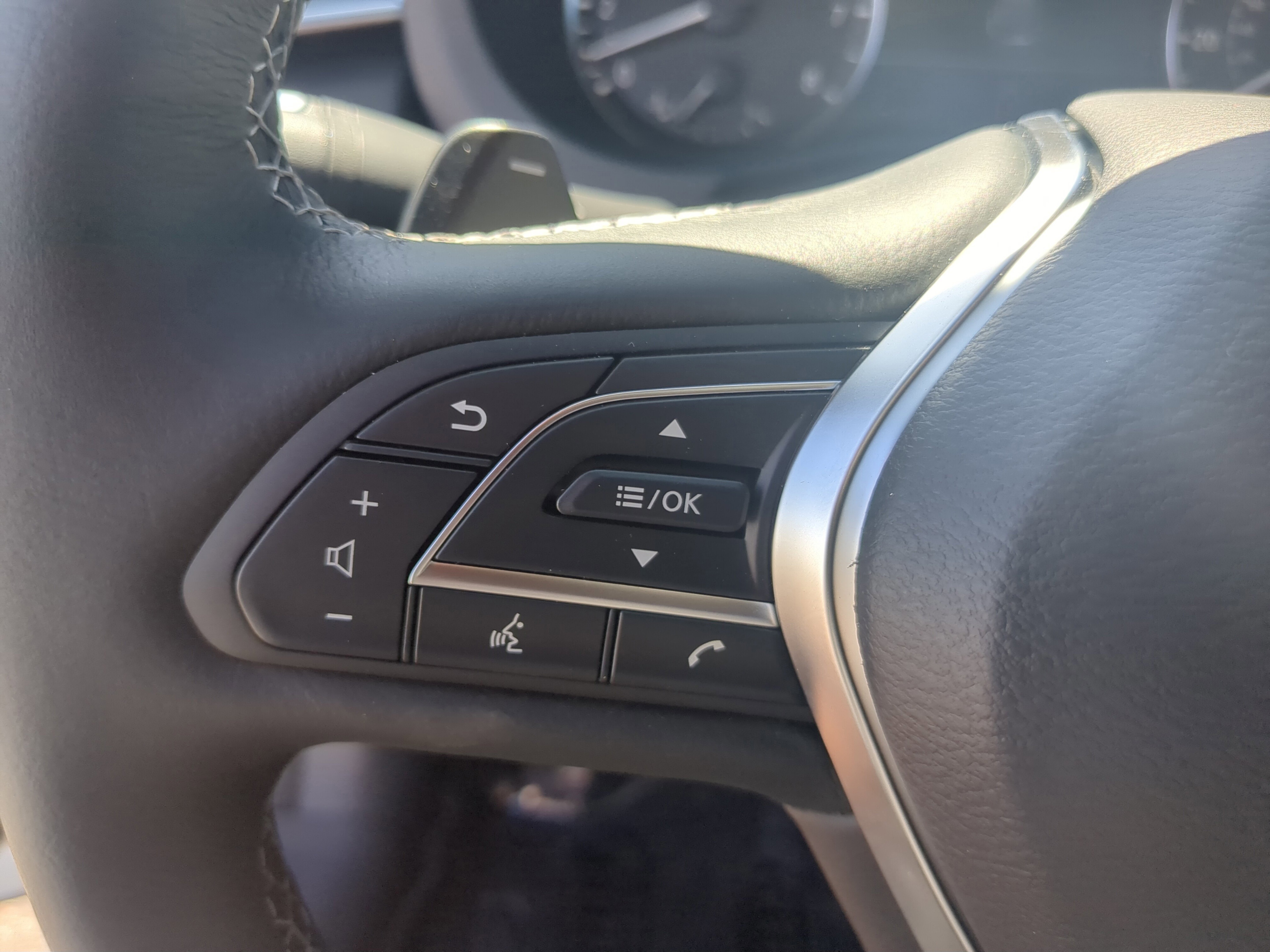 New 2025 INFINITI QX50 Sport image 32
