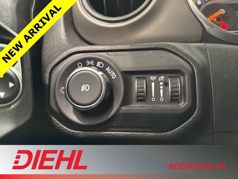 Used 2022 Jeep Wrangler Willys image 17