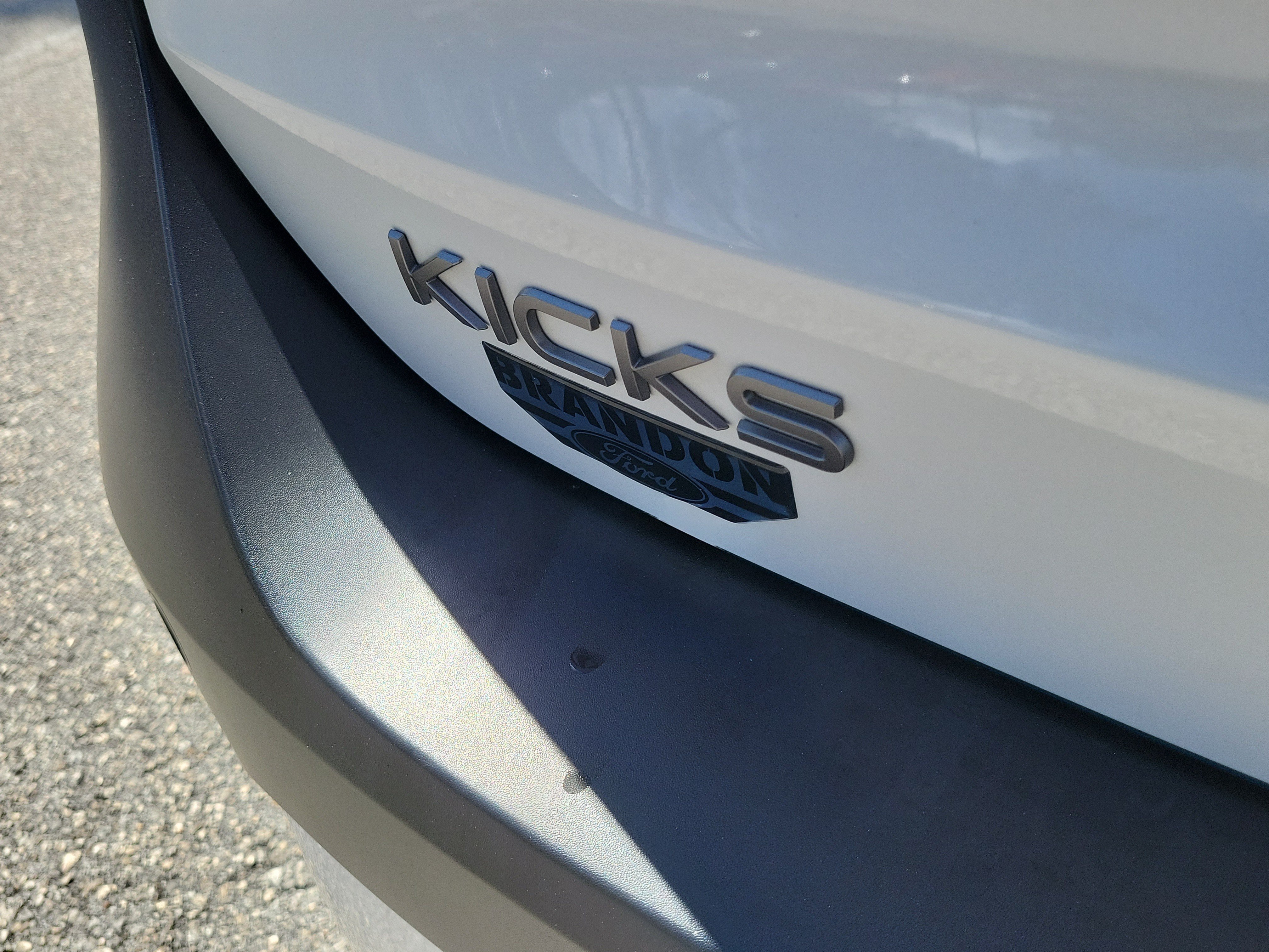 Used 2025 Nissan Kicks SR w/ SR Premium Package AWD/4WD image 9