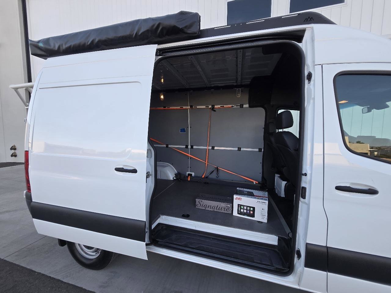 Used 2022 Mercedes-Benz Sprinter 2500 image 11