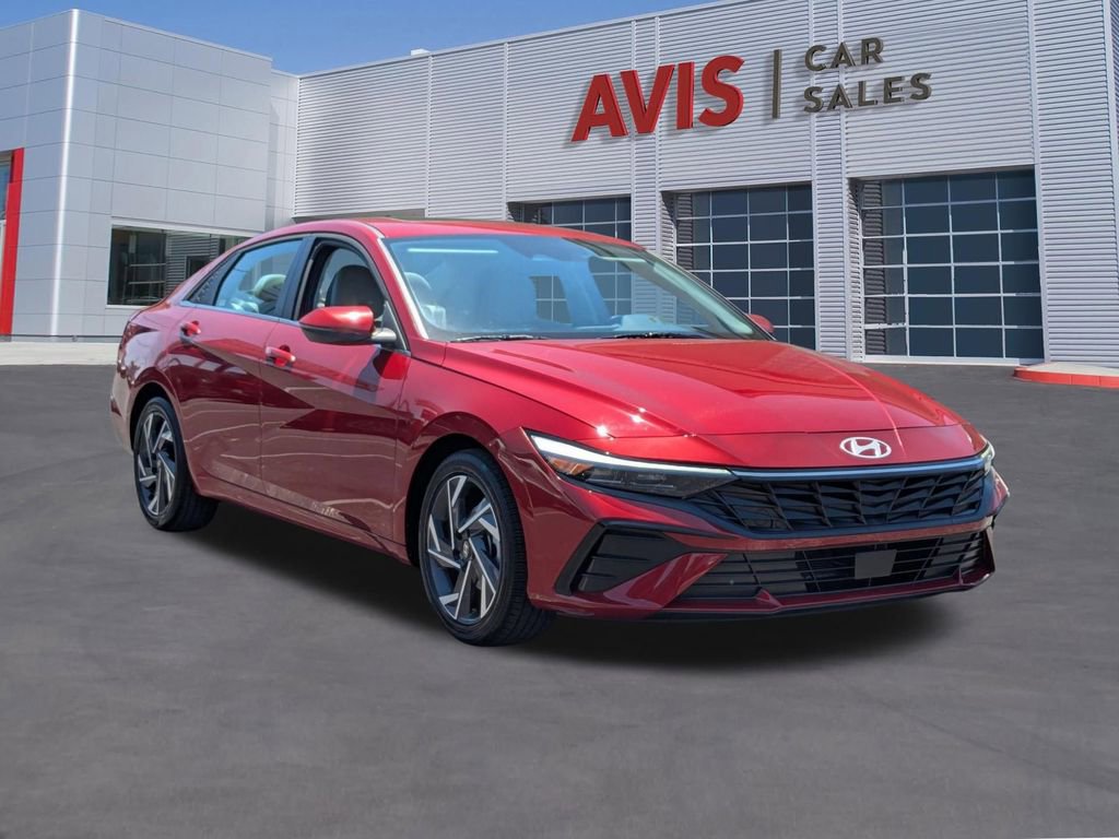 Used 2025 Hyundai Elantra Limited FWD image 3