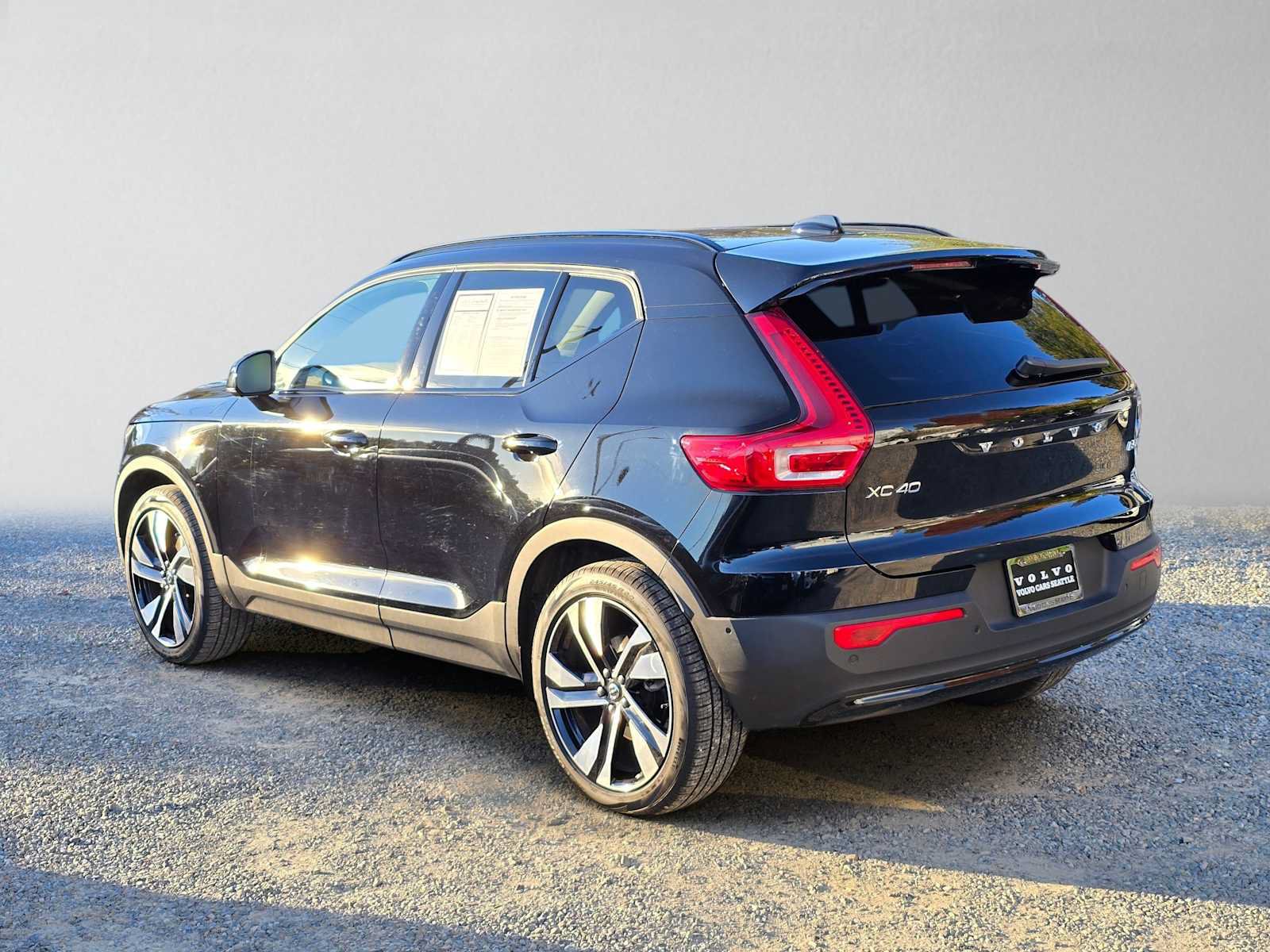 Used 2026 Volvo XC40 B5 Ultra w/ Climate Package AWD/4WD image 5