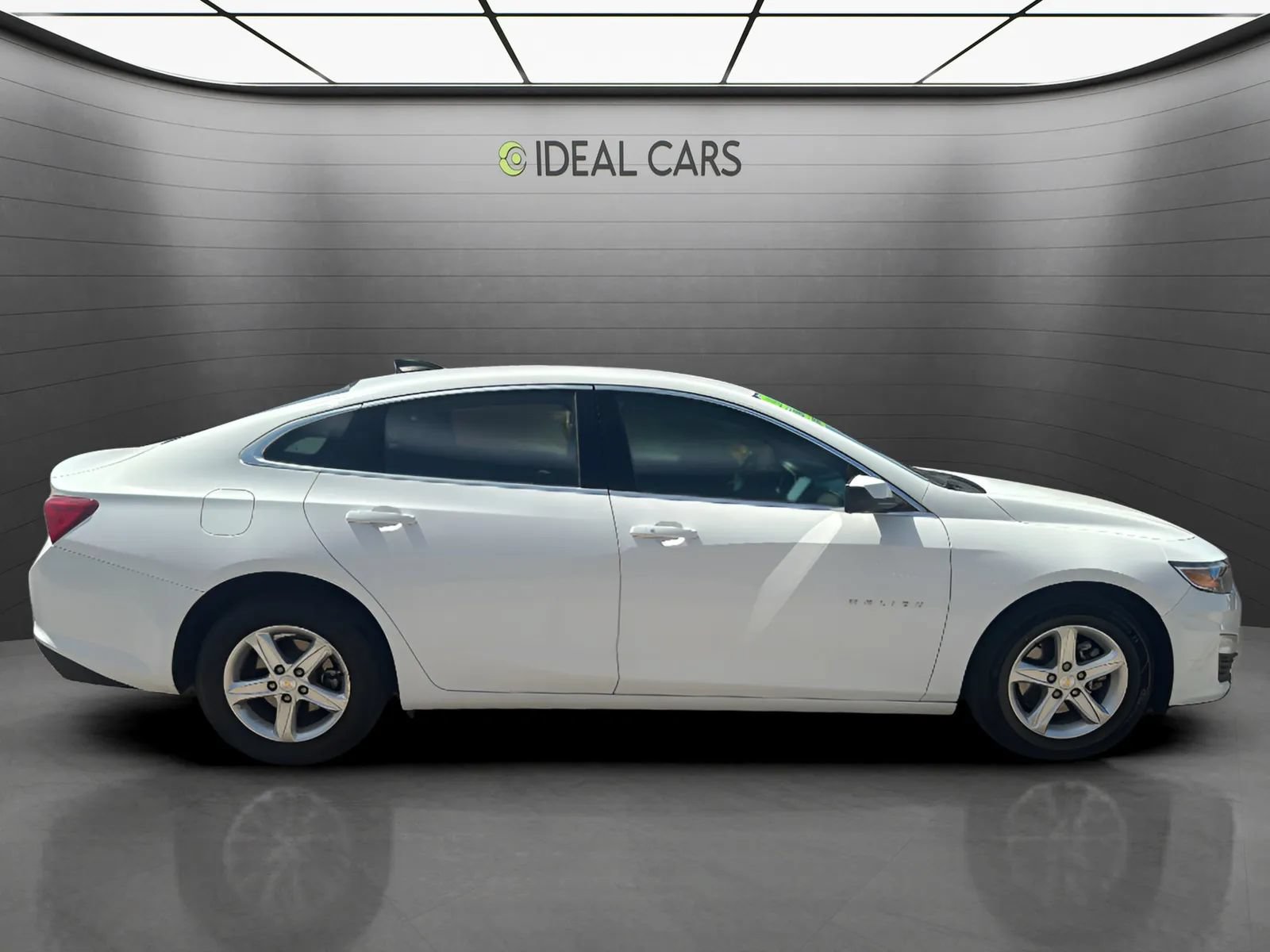 Used 2025 Chevrolet Malibu LS FWD image 4
