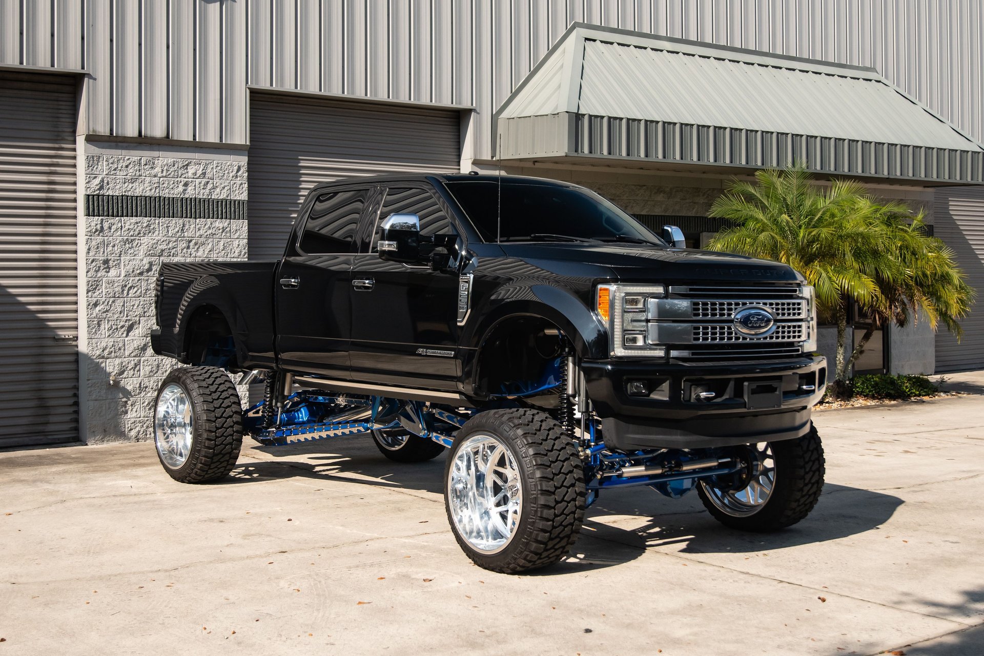 Used 2017 Ford F250 Platinum w/ Platinum Ultimate Package image 4