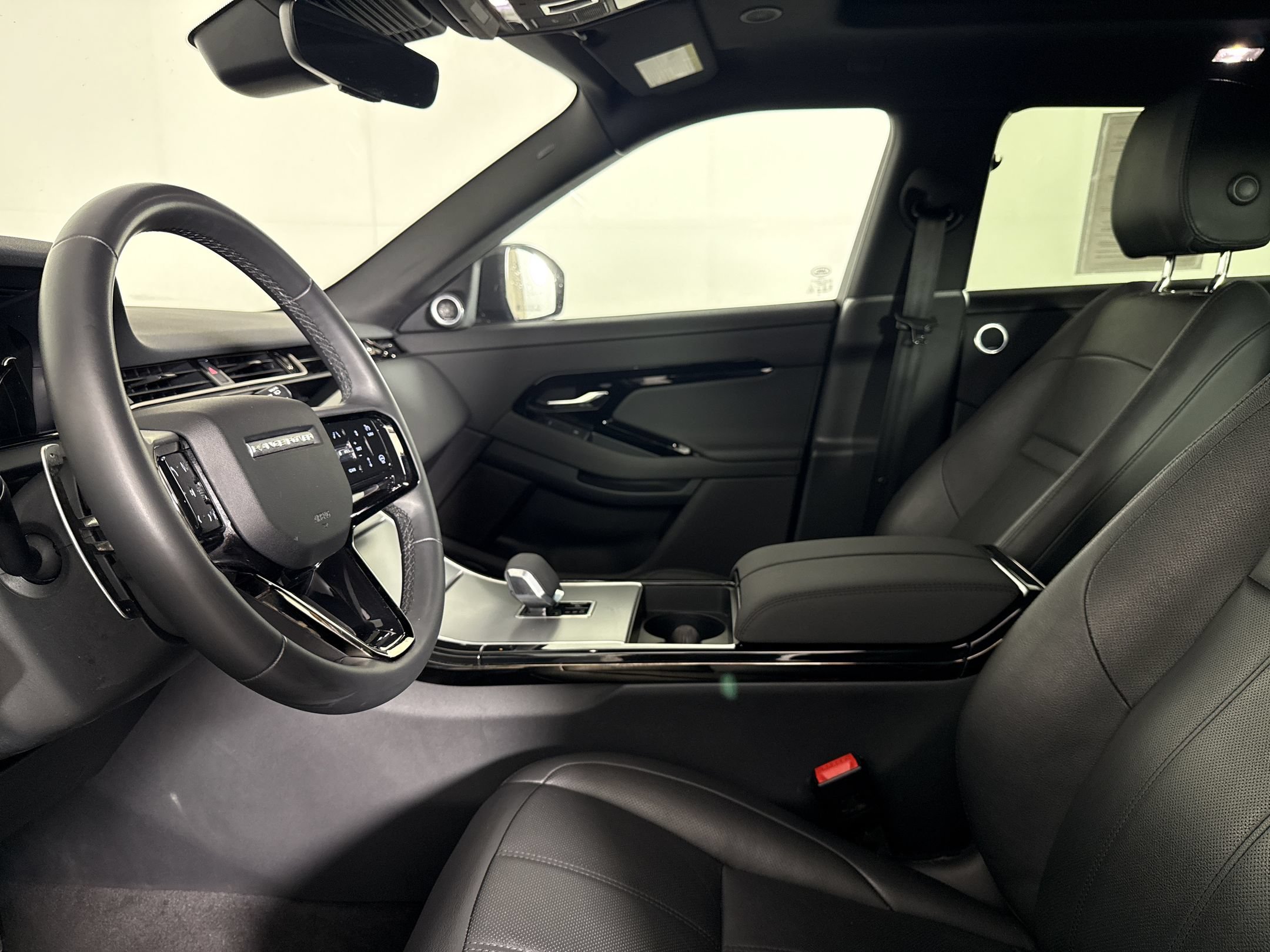 Used 2024 Land Rover Range Rover Evoque S AWD/4WD image 25