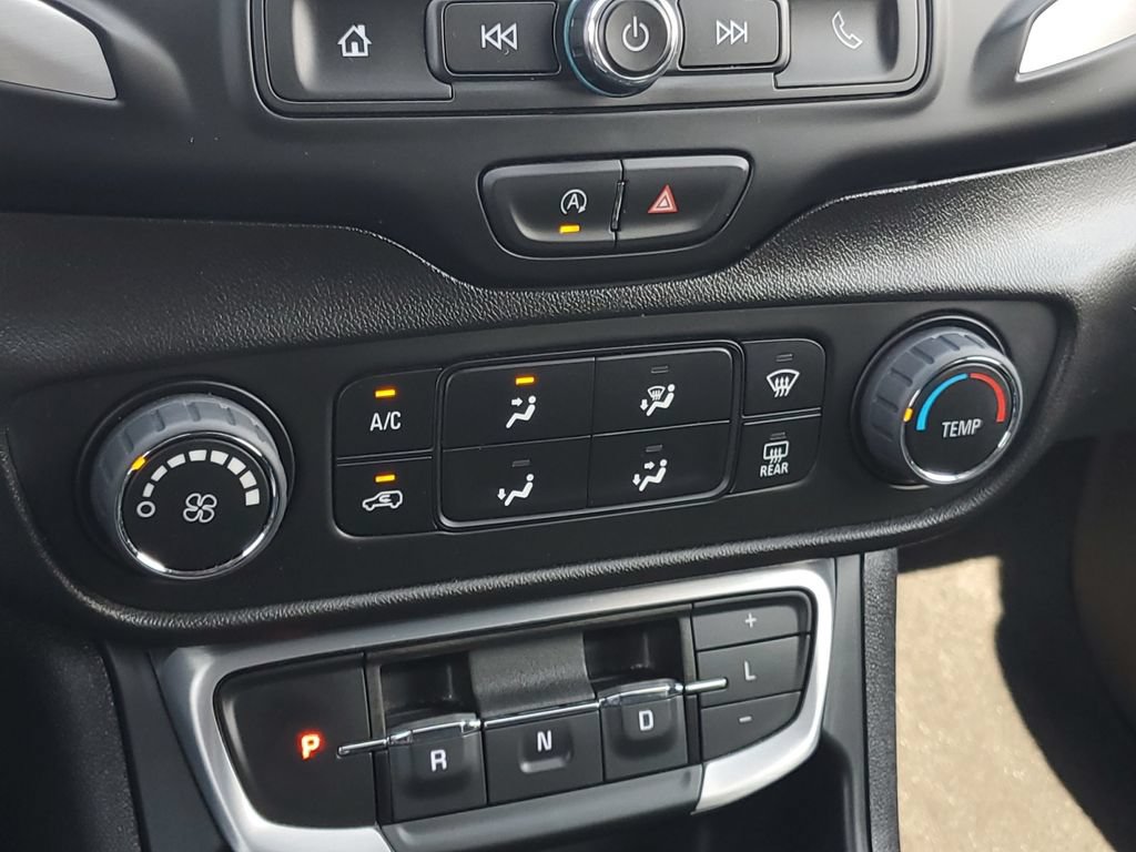 Used 2024 GMC Terrain SLE FWD image 17