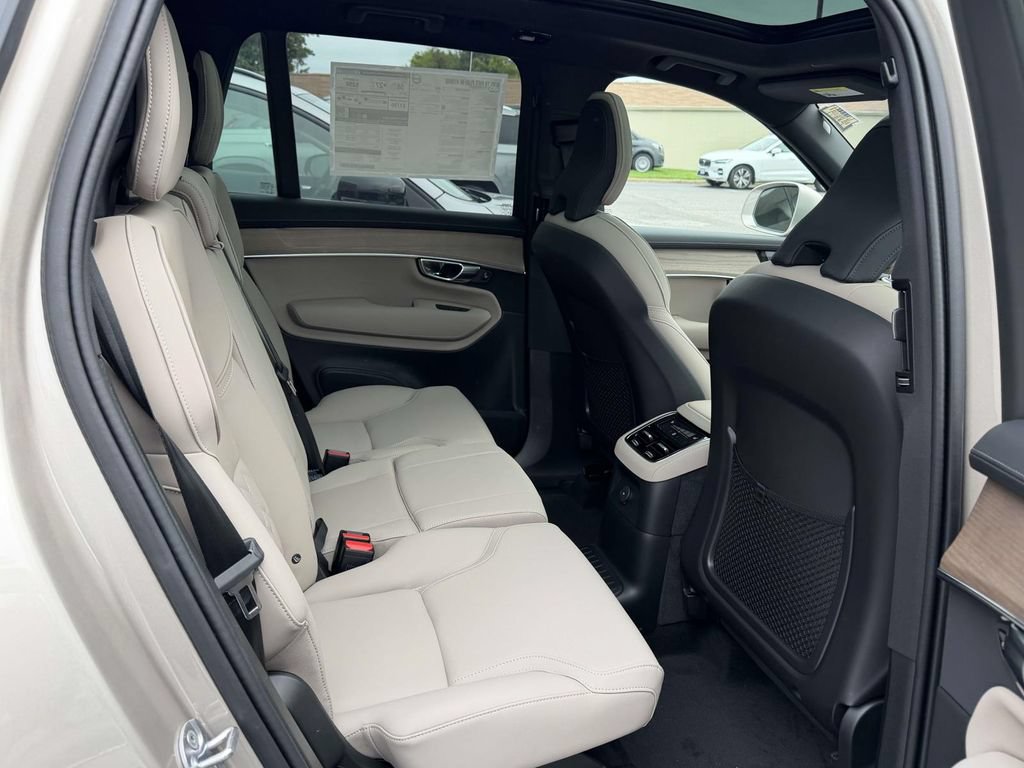 New 2026 Volvo XC90 T8 Plus w/ Protection Package AWD/4WD image 12