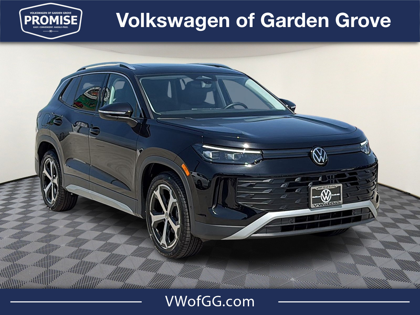 New 2026 Volkswagen Tiguan SE FWD image 2