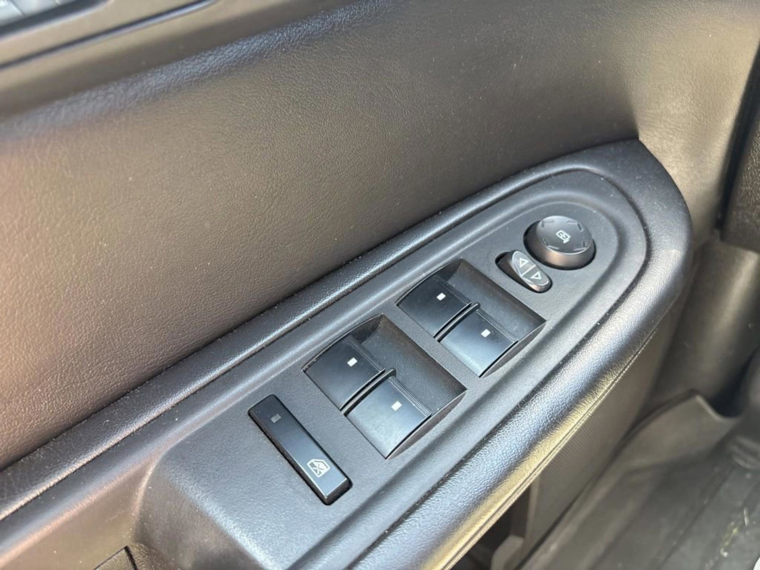 Used 2014 GMC Acadia SLE image 22