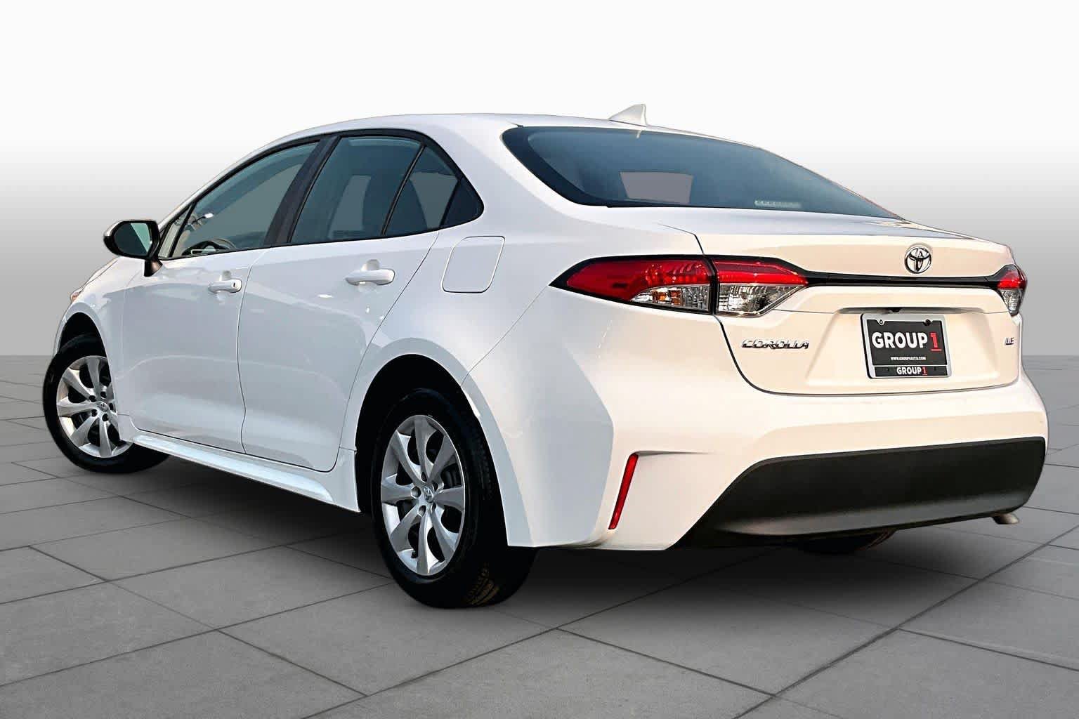 Used 2025 Toyota Corolla LE FWD image 12