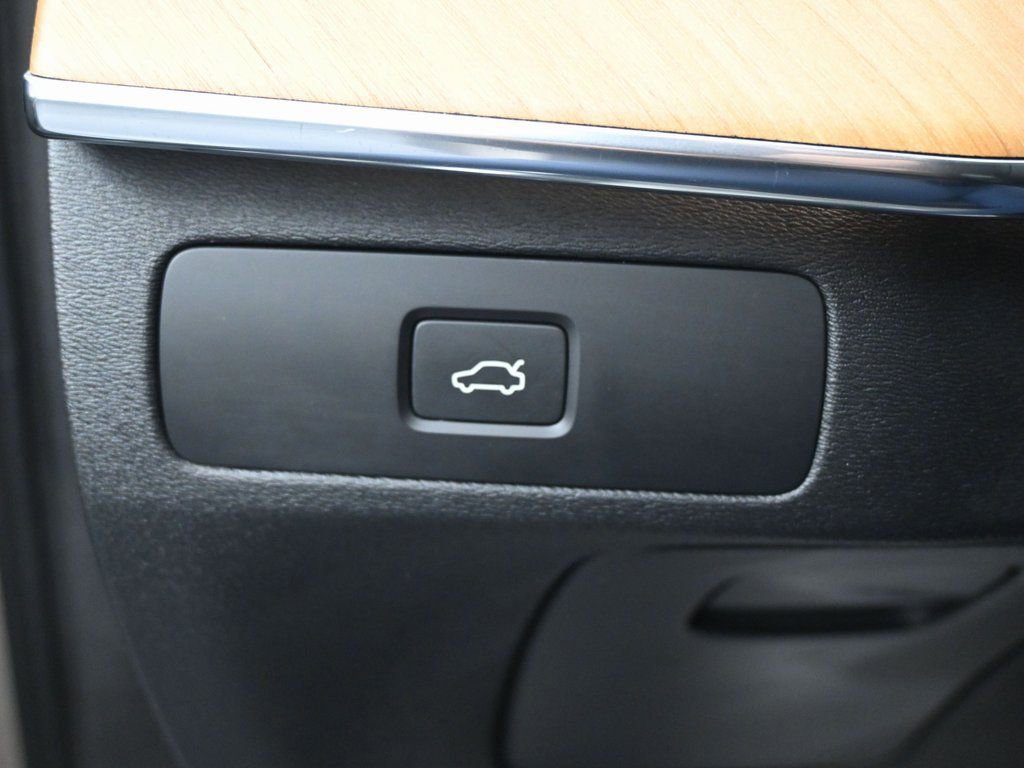 Used 2023 Volvo XC90 B6 Plus AWD/4WD image 25