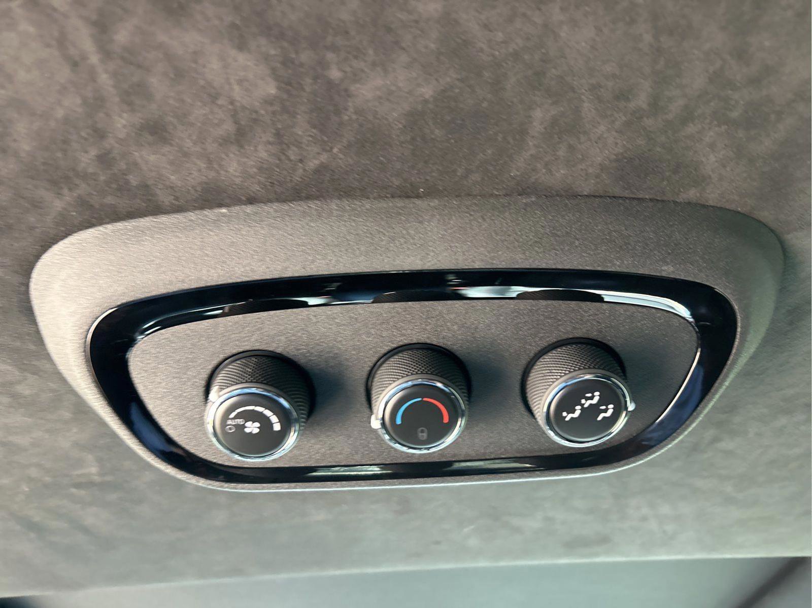 Certified 2022 Dodge Durango R/T image 18