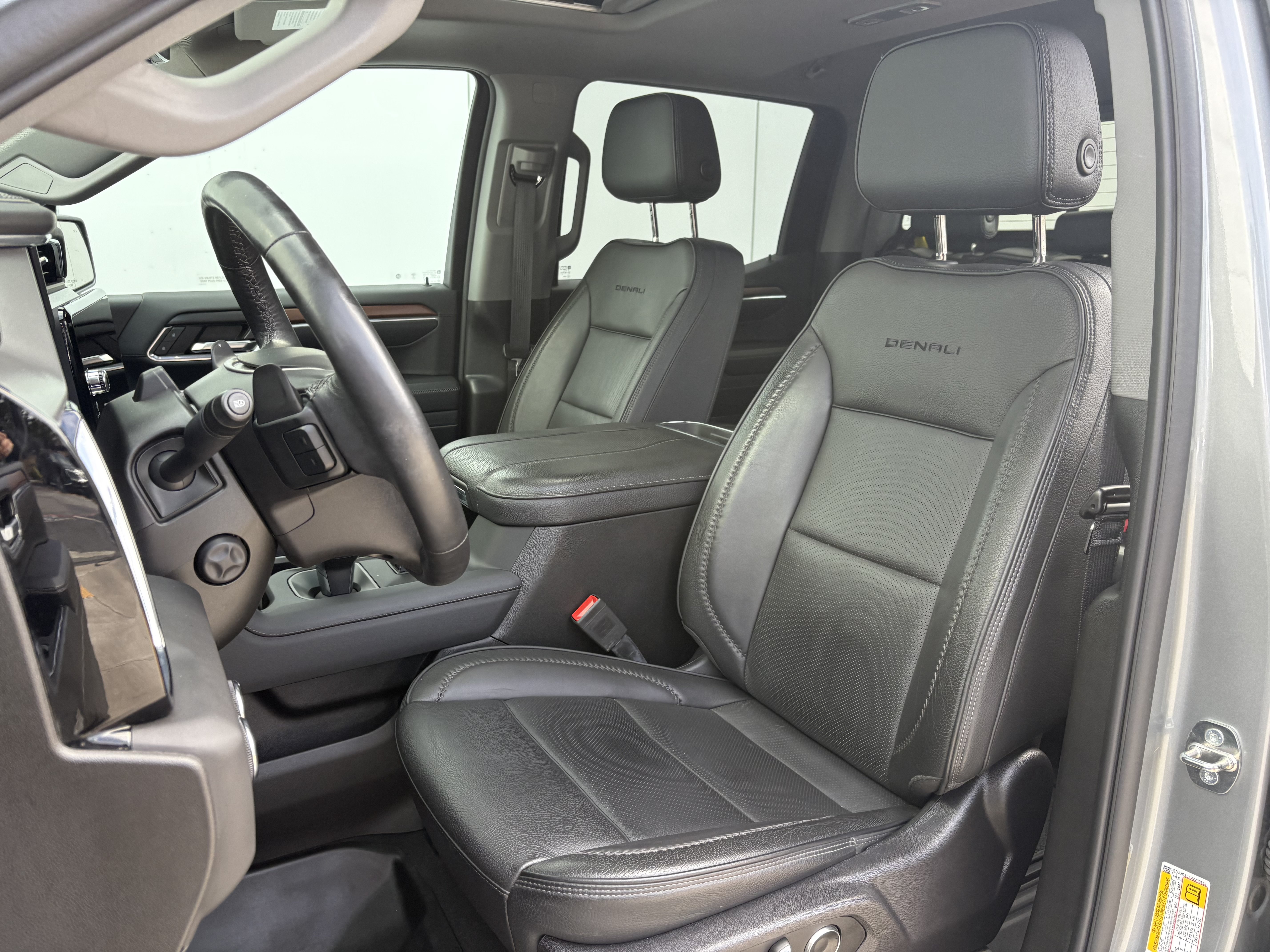 Used 2024 GMC Sierra 1500 Denali w/ Technology Package AWD/4WD image 10