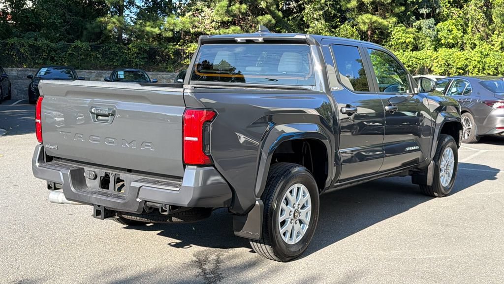 Used 2026 Toyota Tacoma SR5 AWD/4WD image 4