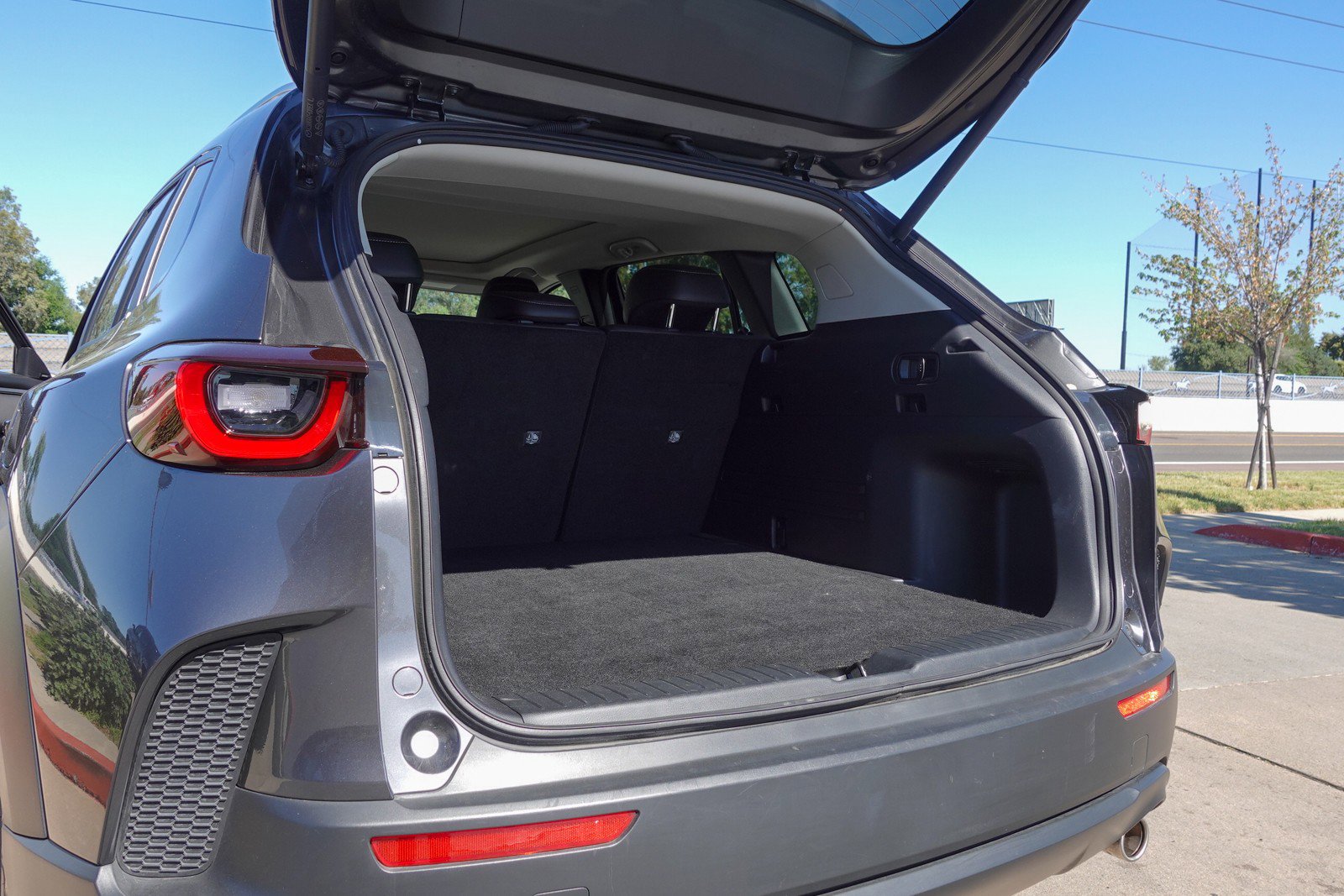 Used 2025 MAZDA CX-50 AWD 2.5 S w/ Premium Package image 24