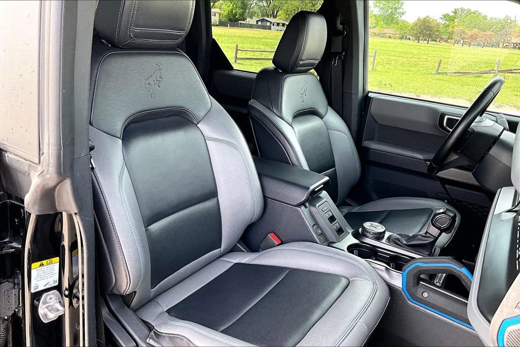 Used 2022 Ford Bronco Black Diamond image 7