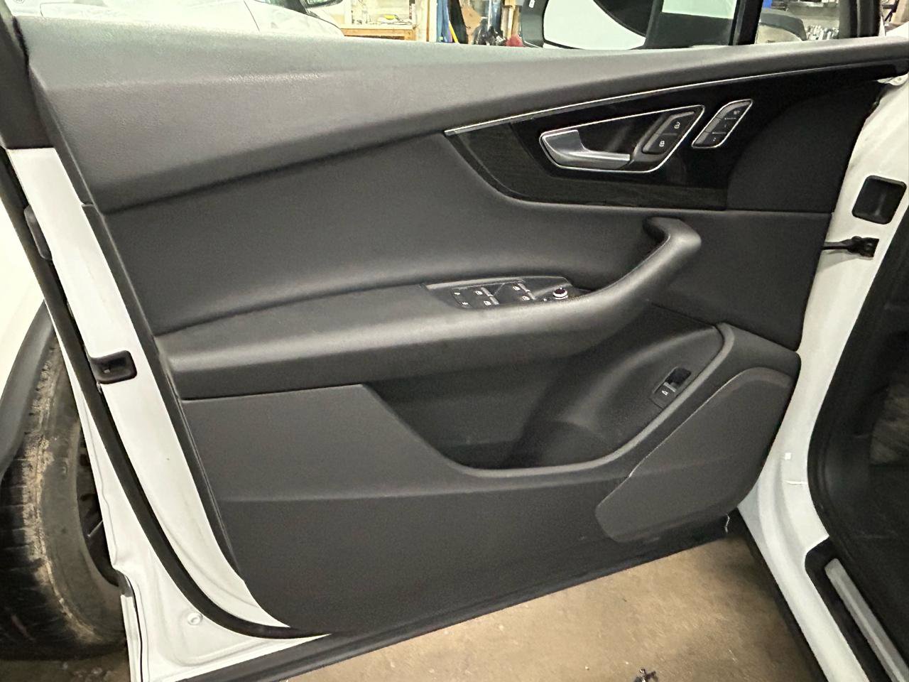 Used 2018 Audi Q7 3.0T Premium AWD/4WD image 15