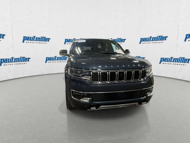Used 2023 Jeep Wagoneer Series III w/ Premium Group I AWD/4WD image 4