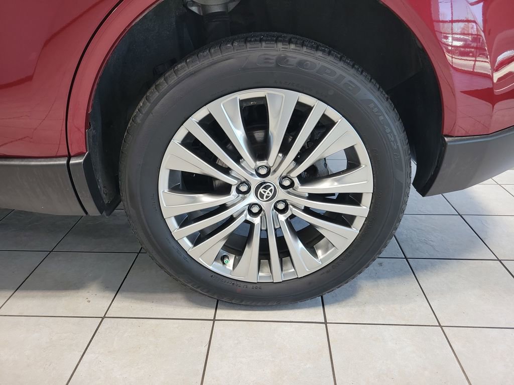 Used 2023 Toyota Venza XLE AWD/4WD image 46