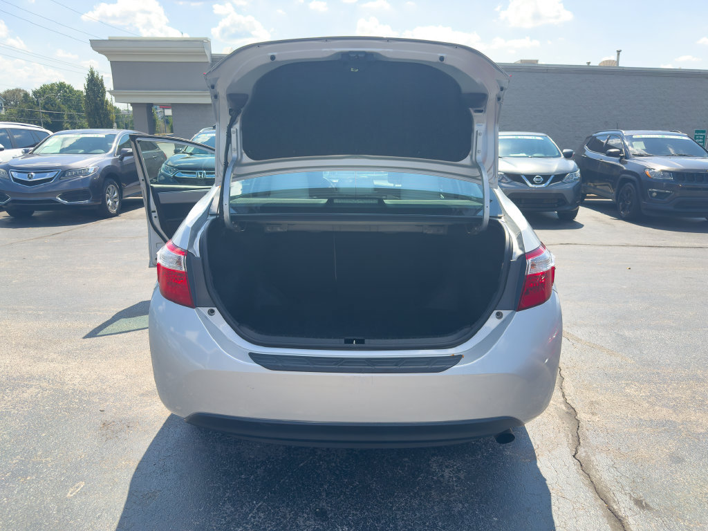 Used 2015 Toyota Corolla LE FWD image 15
