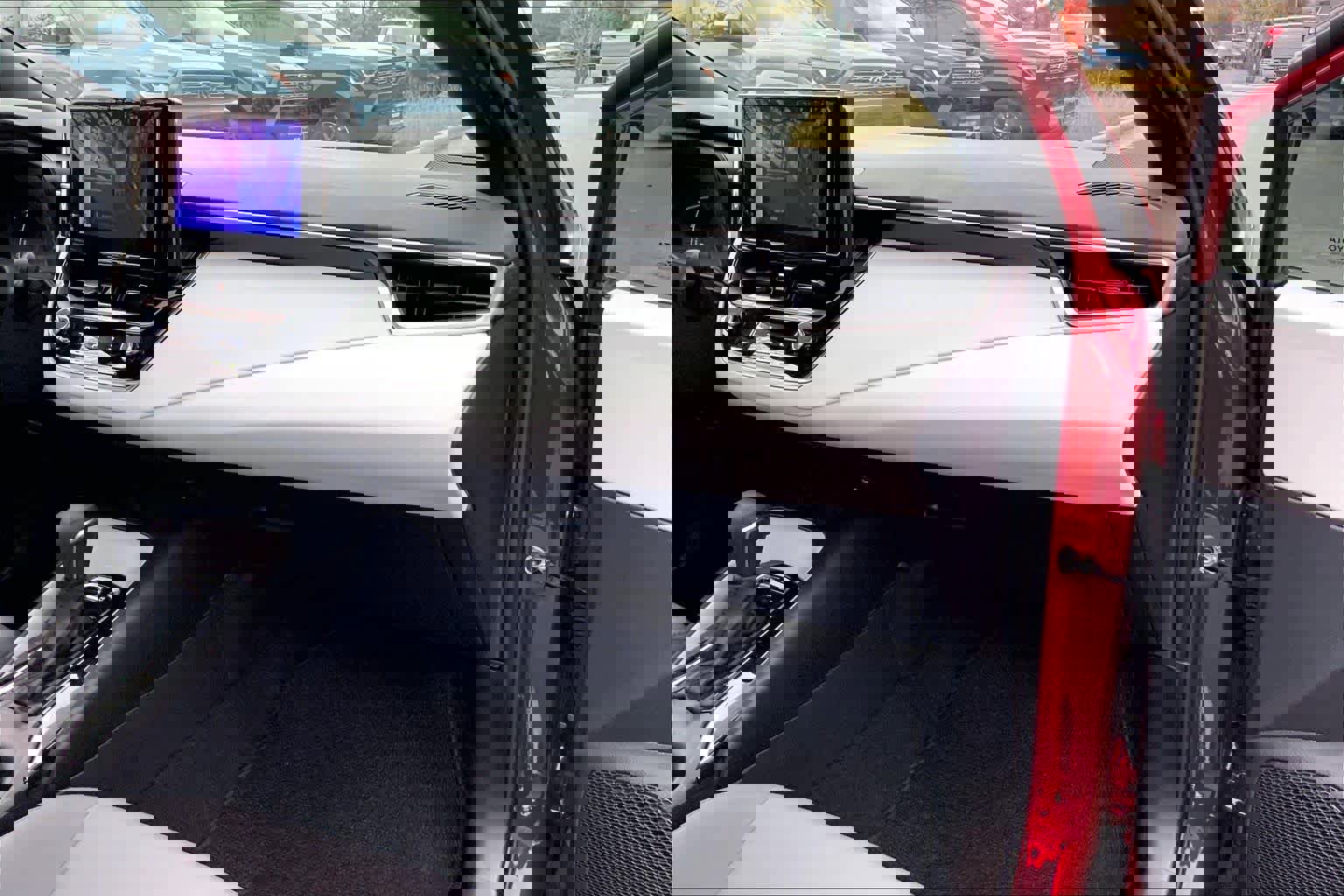 Used 2026 Toyota Corolla SE image 18