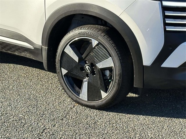 New 2026 Nissan Kicks SR image 7