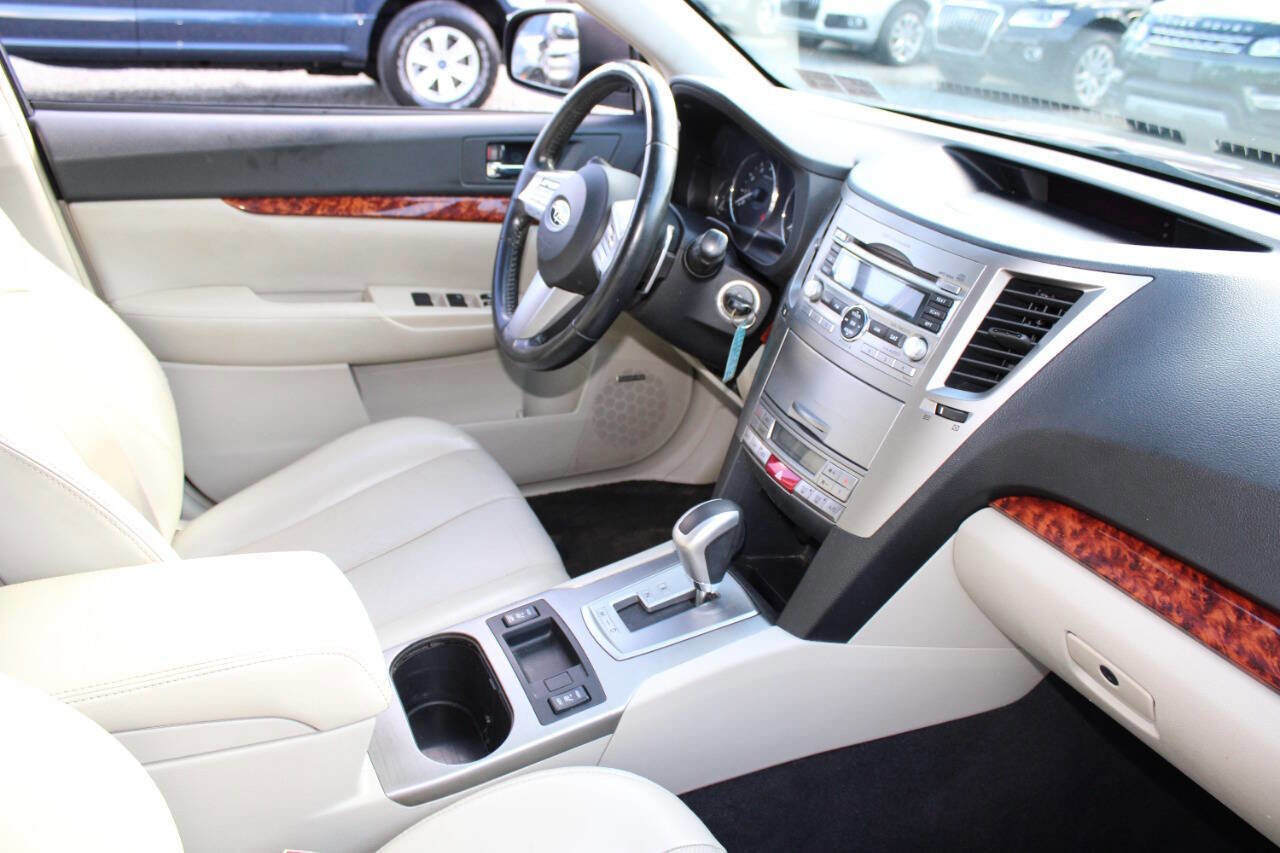 Used 2011 Subaru Outback 3.6R Limited w/ PWR Moonroof Pkg image 12