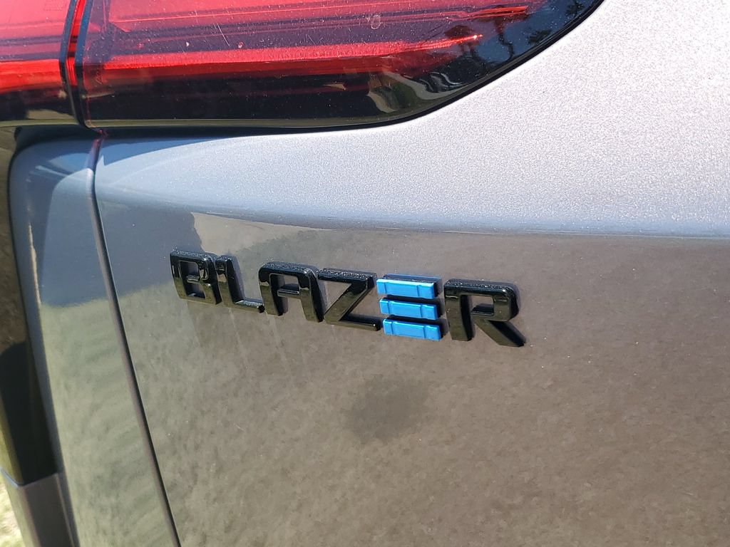 Used 2026 Chevrolet Blazer EV LT w/ Midnight/Sport Edition FWD image 8