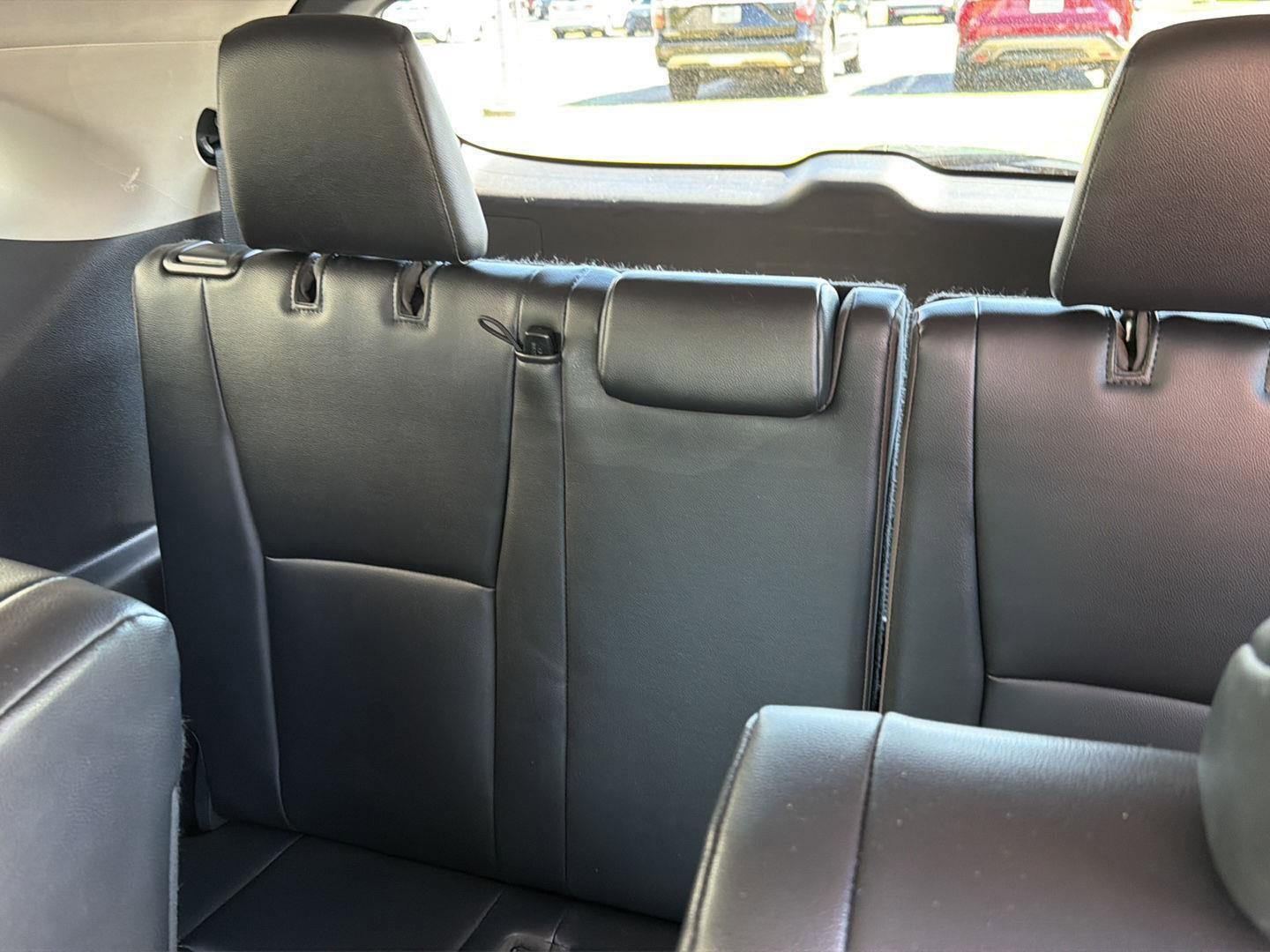 Used 2022 Toyota Highlander XLE FWD image 12