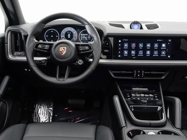Used 2024 Porsche Cayenne image 16