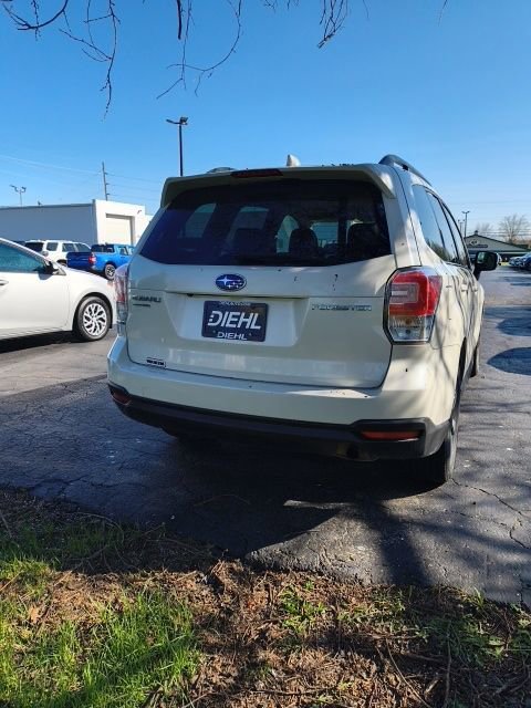 Used 2018 Subaru Forester 2.5i Premium w/ All-Weather Package image 4