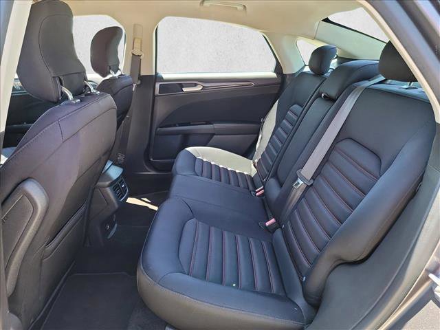 Used 2014 Ford Fusion SE FWD image 11
