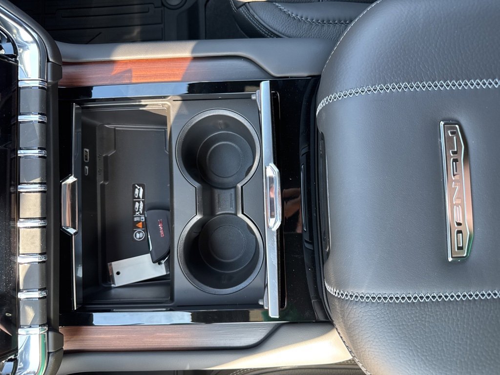 New 2026 GMC Yukon Denali w/ Sun & Power Step Package image 15