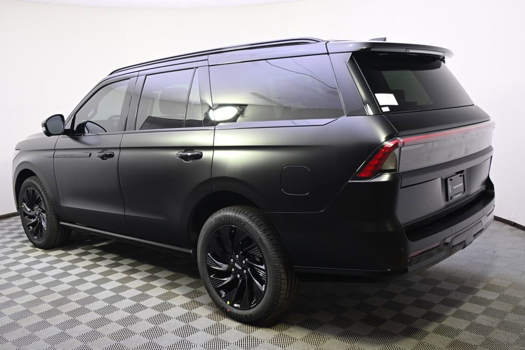 New 2026 Lincoln Navigator Reserve image 3