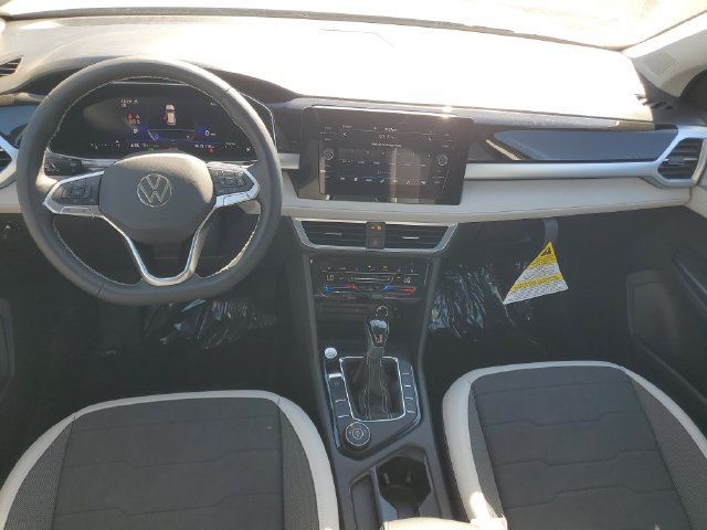 New 2027 Volkswagen Taos SE AWD/4WD image 11