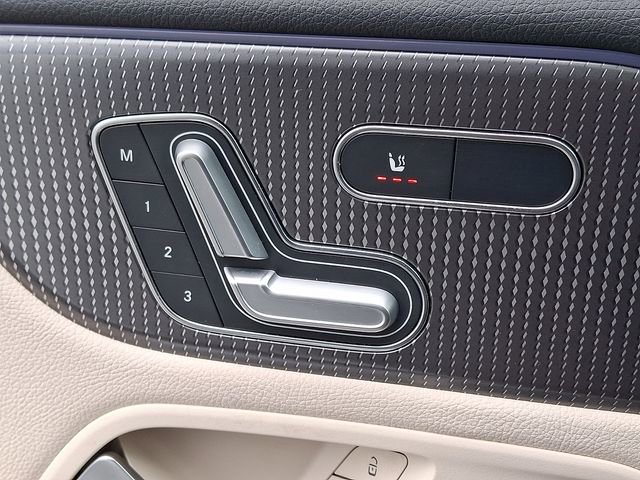 Used 2021 Mercedes-Benz GLB 250 4MATIC image 28