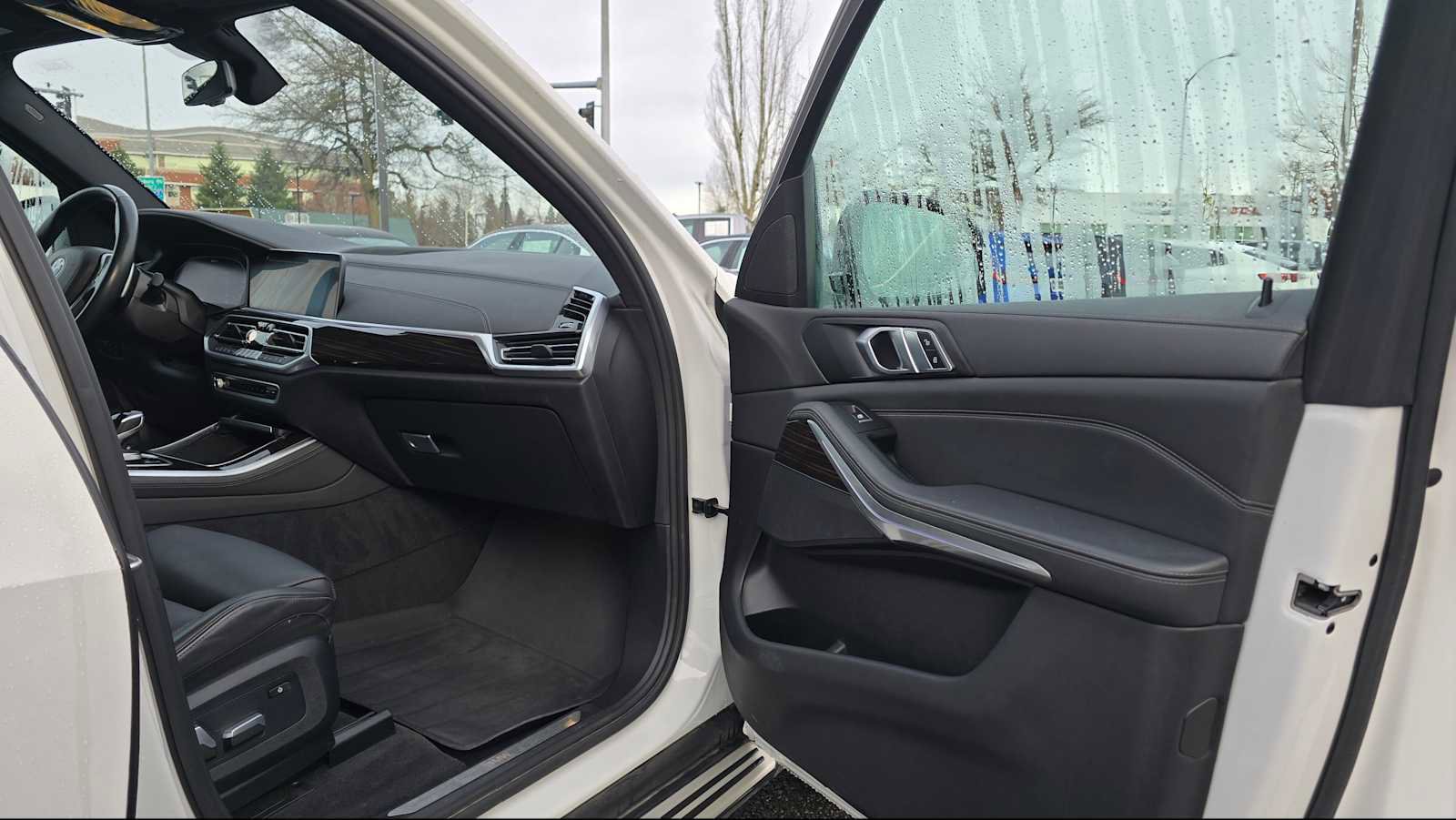 Used 2023 BMW X5 xDrive45e w/ Climate Comfort Package image 10